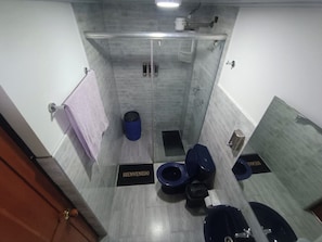Apartment, 1 Bedroom, Accessible, Smoking | Bathroom | Towels, soap - Independent Apartment Maison de 4 Étages (Bogotá)