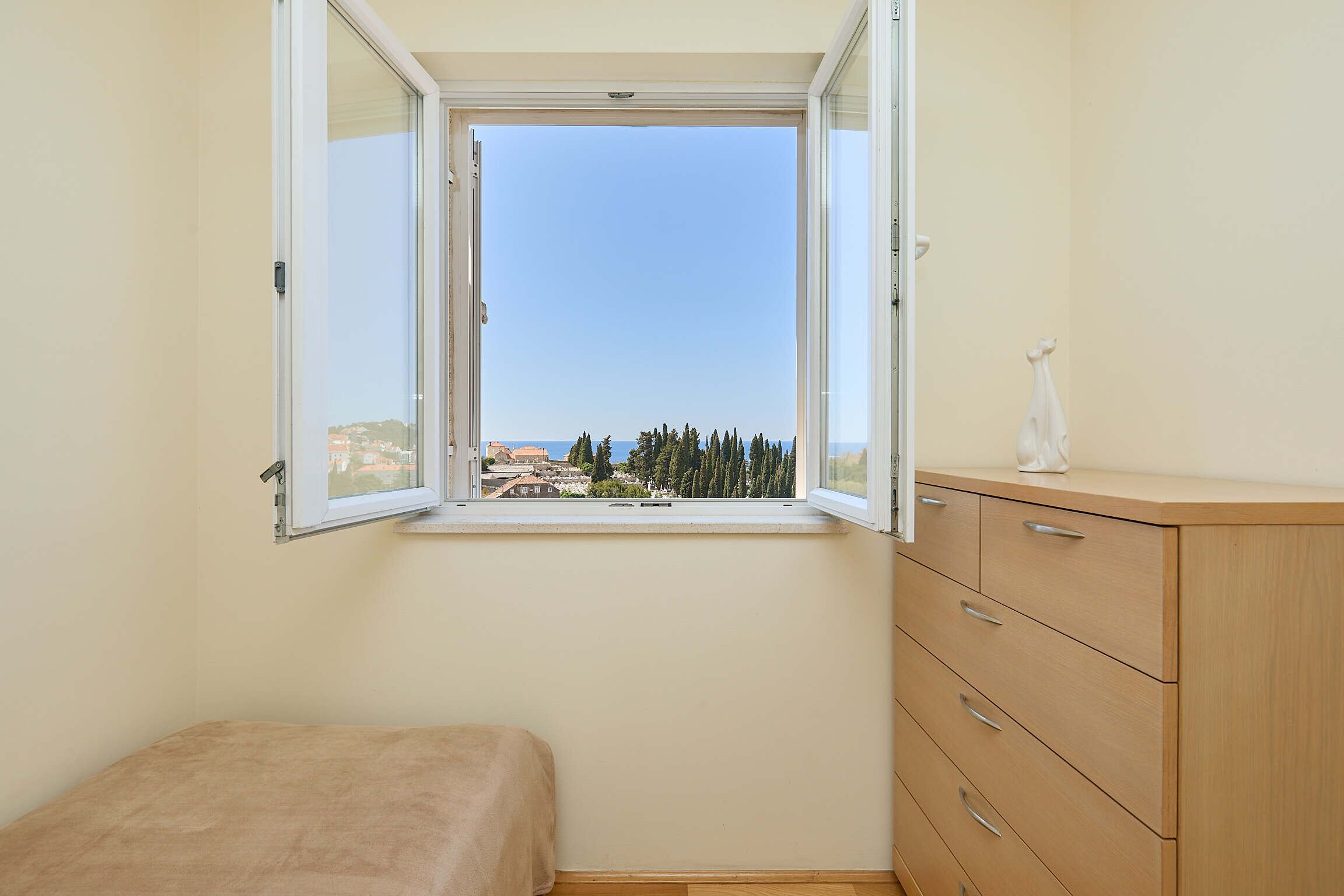 Apartamento (3 Bedrooms) | 3 quartos, berço de viagem, Wi-Fi de cortesia, roupa de cama