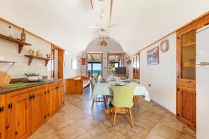 Großer Kühlschrank, Ofen