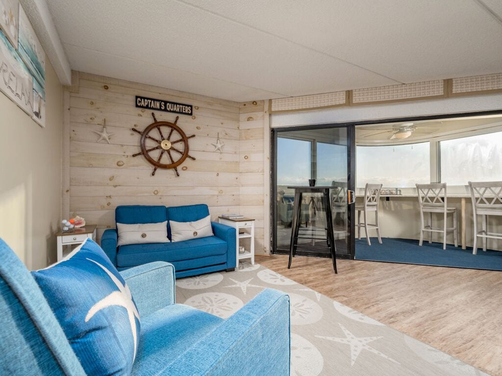 Newly renovated, corner condo with panoramic views!