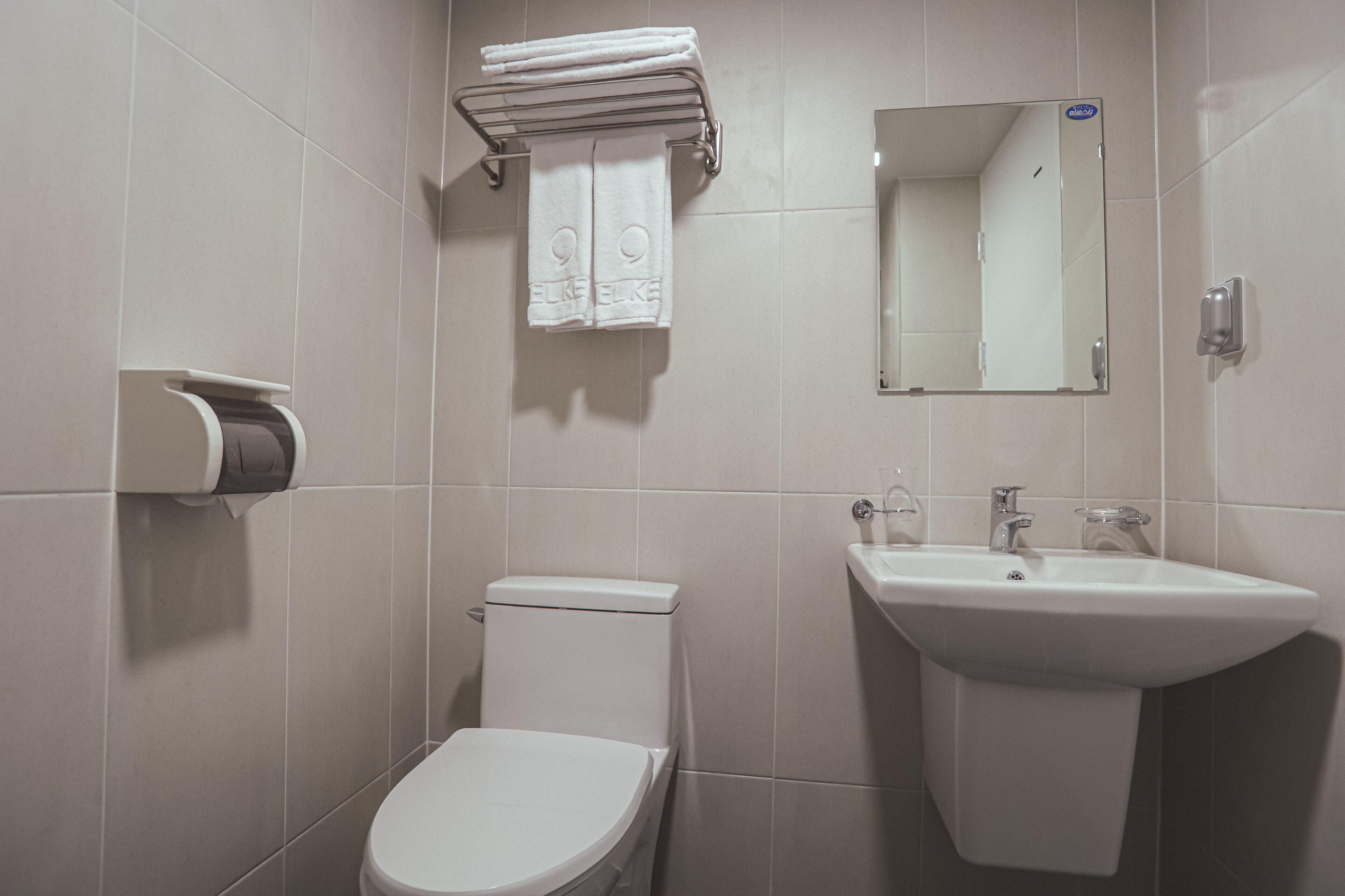 shower, free toiletries, hair dryer, slippers