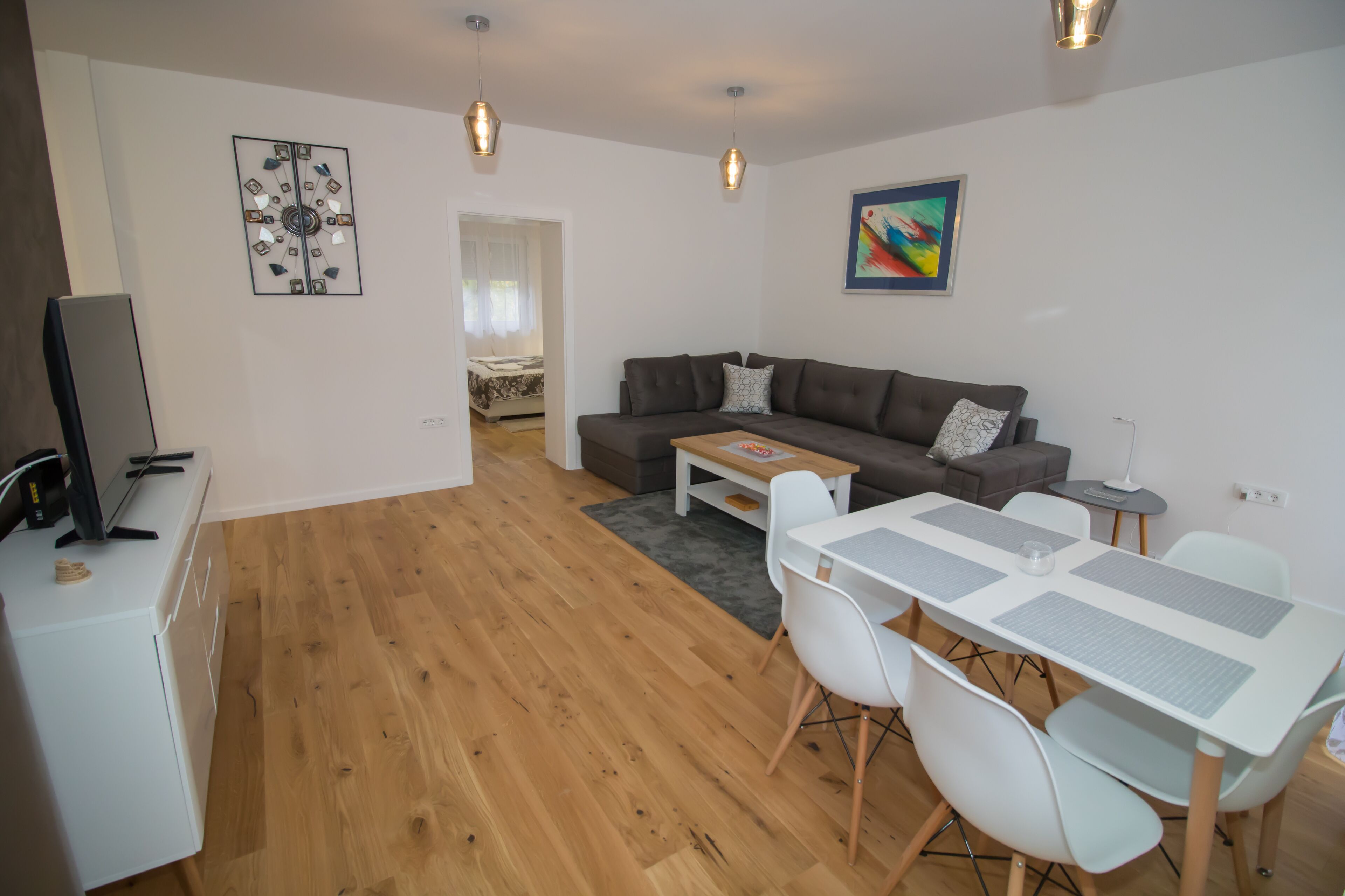 Luxury Condo | Living room | Flat-screen TV