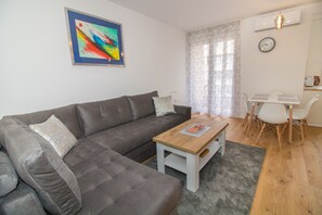 Living room - Luxury Apartment in City Center II (Mostar)