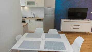 Luxury Condo | Dining room