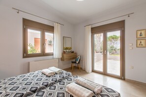 3 عدّة غرف نوم ومكواة/لوح كي وواي فاي وملاءات أسرّة