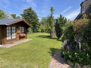 Property grounds - Doppelhaushälfte mit Großem, Sonnigem Garten im Nördlichen Westerland (Sylt)