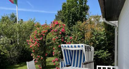 Doppelhaushälfte mit großem, sonnigem Garten im nördlichen Westerland
