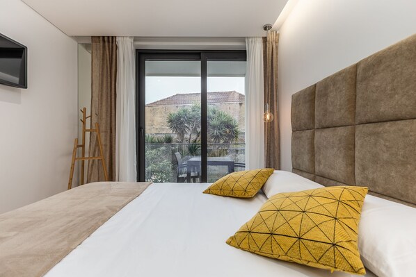 Individually furnished, soundproofing, cots/infant beds, free WiFi - Nell&And&Jess (Espinho)