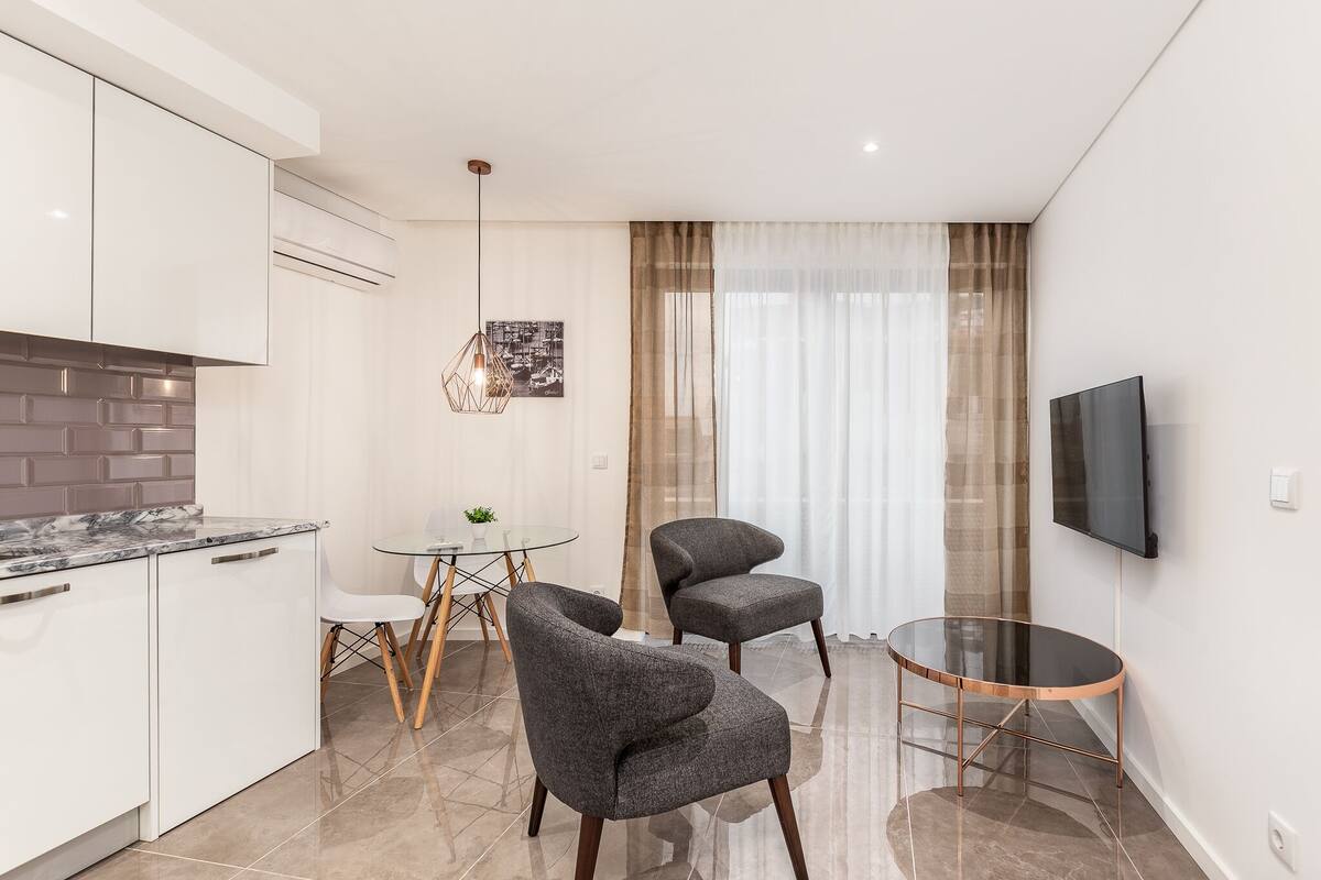 Sistema de insonorización, cunas, wifi gratis y muebles diferentes
