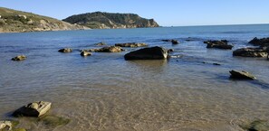 Beach nearby, sun-loungers, beach towels