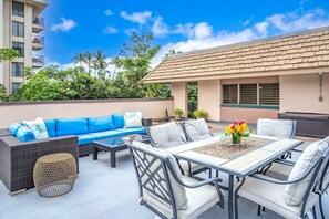 Outdoor dining - Kihei Kai Nani #12-337 Updated Expansive Outdoor Living, Near Beach, AC! (Kihei)