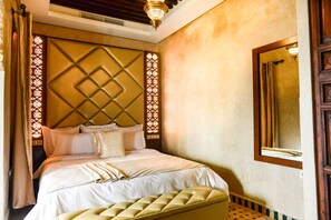 Honeymoon Double Room | Egyptian cotton sheets, premium bedding, down comforters - Riad Almazhar (Rabat)