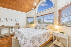 5 bedrooms, free WiFi, bed sheets