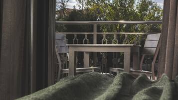 Apartment, 1 Schlafzimmer, Gartenblick | Terrasse/Patio