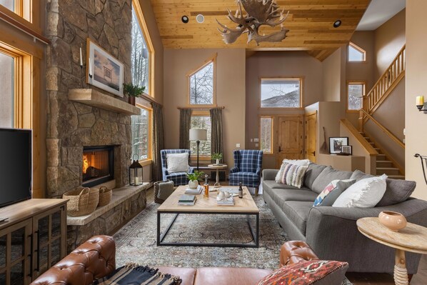 Smart TV, fireplace, offices