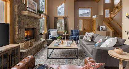 Highline by AvantStay | Breathtaking Mountain Home w/ Hot Tub & Views