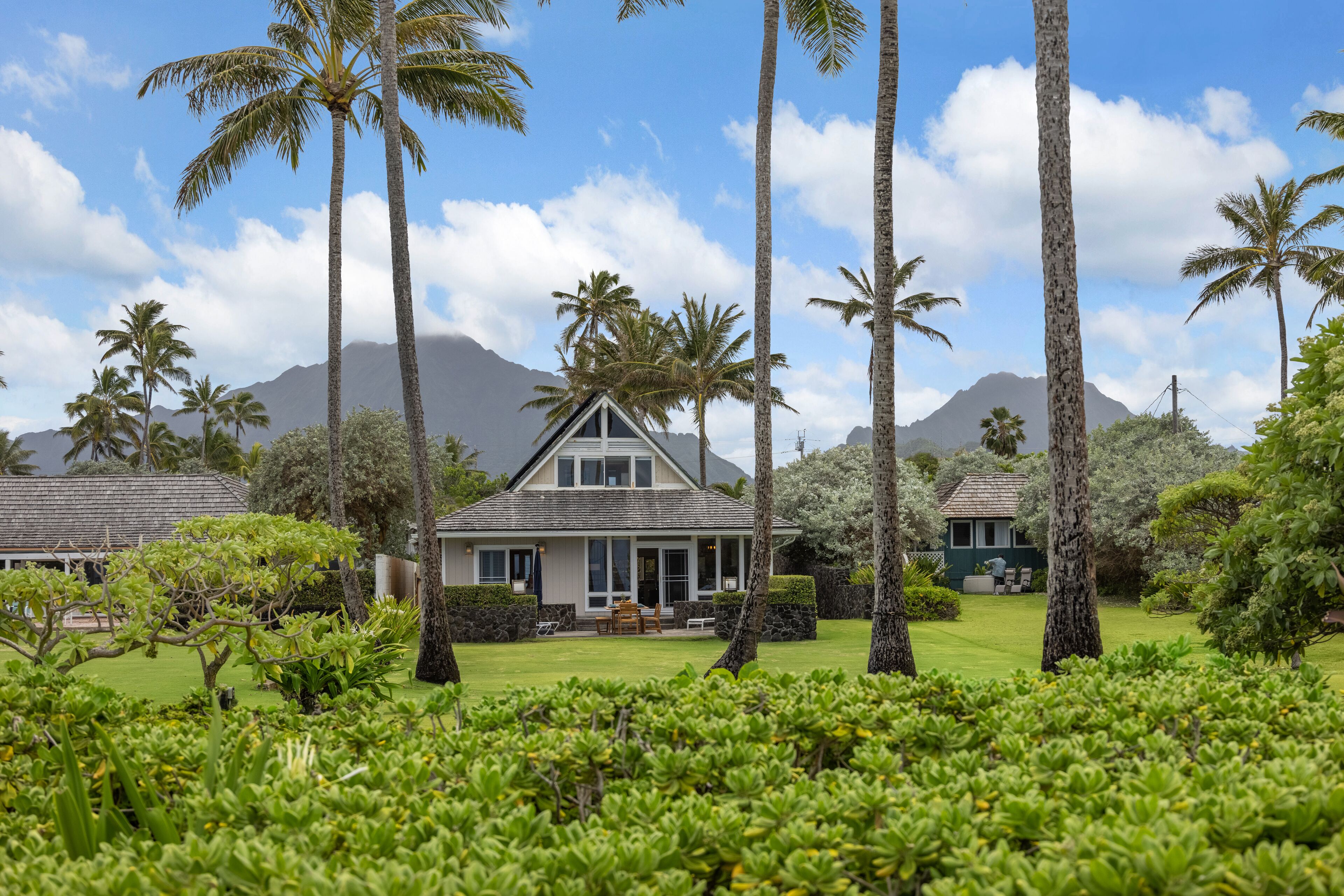 【kailuabeach】 NOYES RelaxedSofa\r
… Kailua Beach Adventures — Home - Kayaking in Kailua