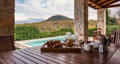 Spacious villa with 10x5m pool, aircon. Rural retreat, stunning views.