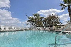 Outdoor pool, a heated pool - Looking for Snowbirds with Marina Views at Little Harbor !!! 90 day discount (Ruskin)