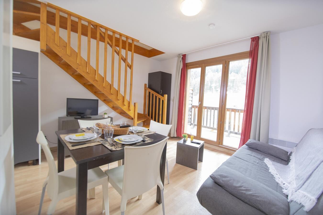 Ski-in/ski-out & foot of the slopes, swimming pool, balcony, 35m², Les Orres