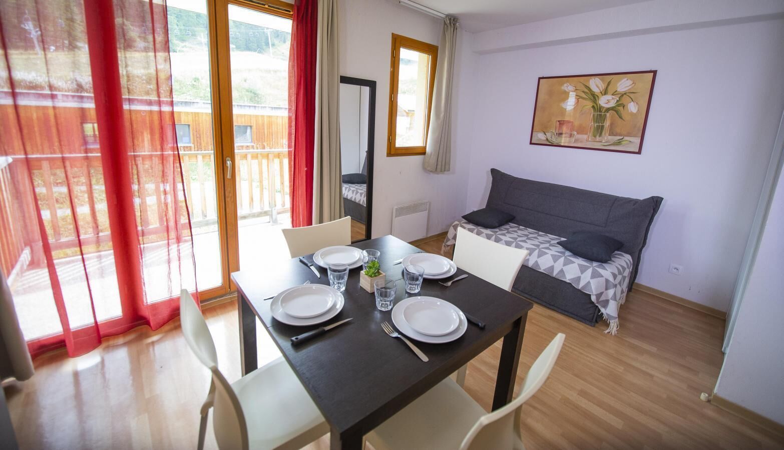Ski-in/ski-out & foot of the slopes, swimming pool, balcony, 25m², Les Orres