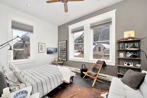 Smart TV, Netflix, streaming services