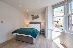 2 chambres, fer et planche à repasser, Wi-Fi gratuit, draps fournis