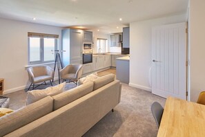 TV - Host & Stay | Sea Watcher (Whitby)