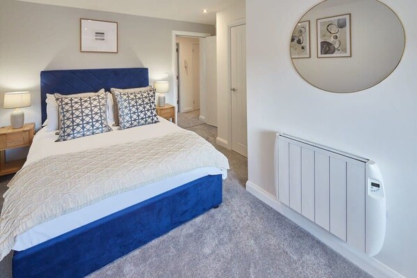 3 bedrooms, iron/ironing board, free WiFi, bed sheets - Host & Stay | Sea Watcher (Whitby)