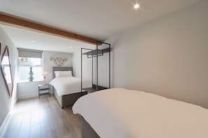 2 bedrooms, iron/ironing board, WiFi (free), bed sheets - Host & Stay | Othala @ The Merchants Quarters (Scarborough)
