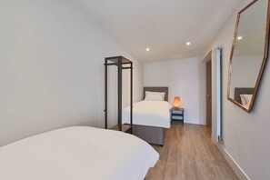 2 bedrooms, iron/ironing board, free WiFi, bed sheets - Host & Stay | Laguz @ The Merchants Quarters (Scarborough)