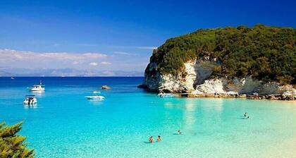 Paxoi Sunny Serenity - Kirki's Studio with Jacuzzi