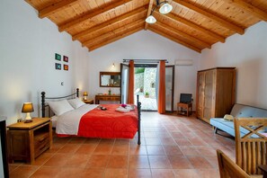 WiFi, bed sheets - Dive into Summer - Kirki's Cozy Pool Gem on Paxoi (Ieromonachos)