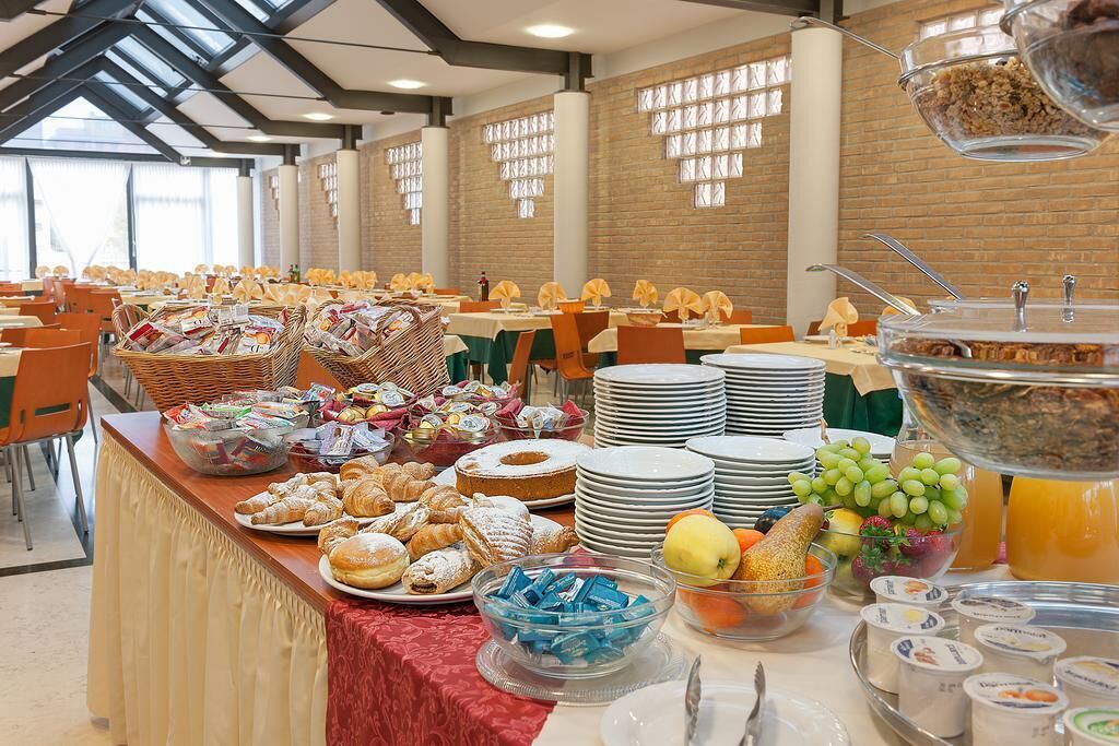 Gratis kontinental frukost varje dag 