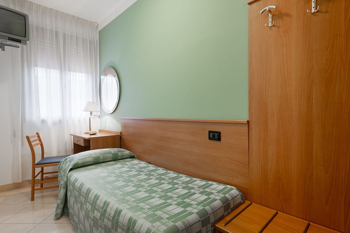 In-room safe, desk, free WiFi, bed sheets