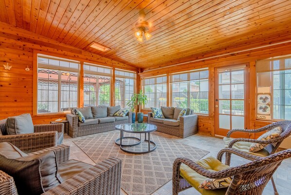 House, 6 Bedrooms | Interior