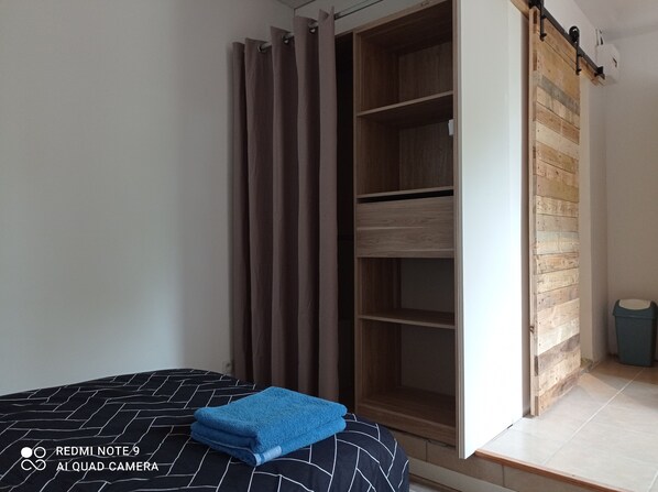 1 bedroom, WiFi, bed sheets