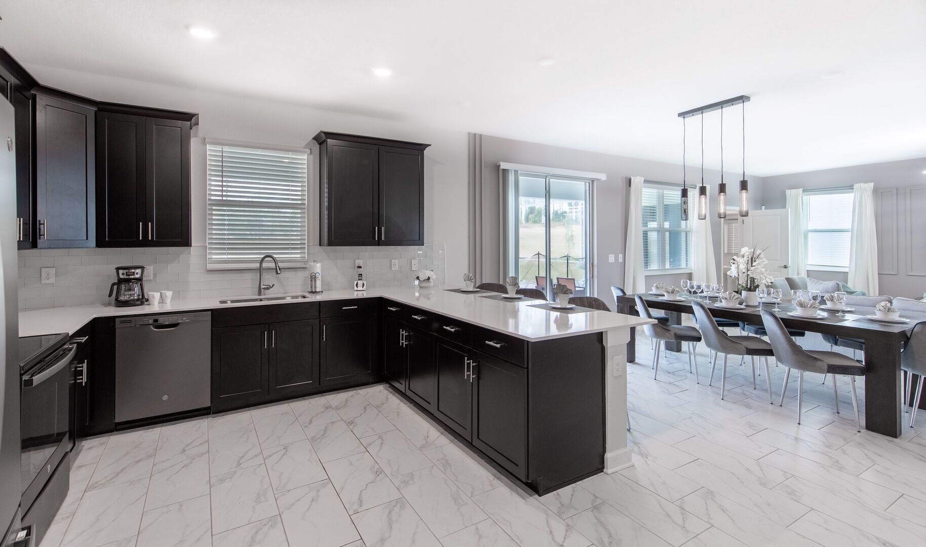 9028SH: Amazing 6b/6b with Entertainment Options in ChampionsGate