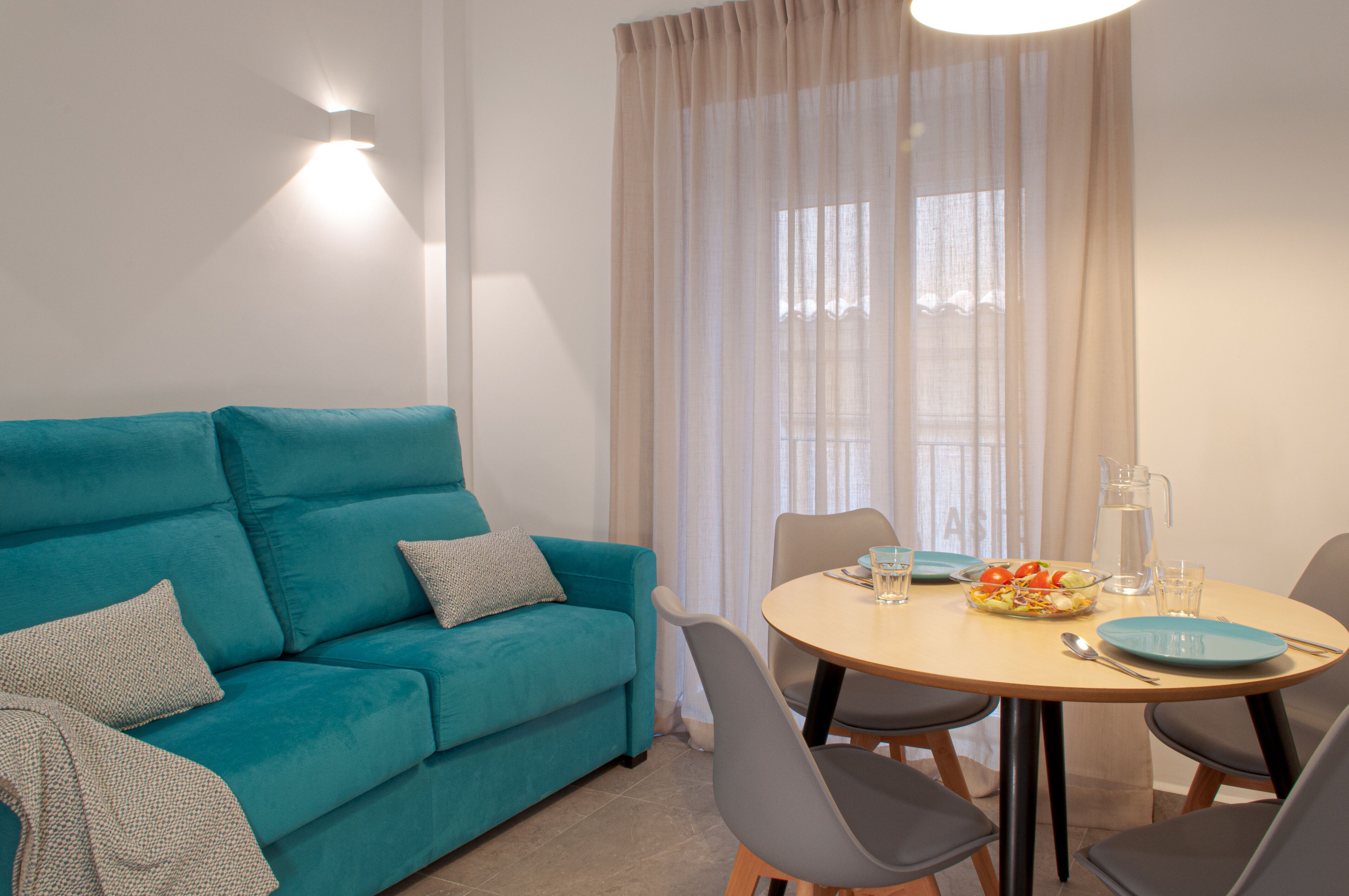 Căn hộ Superior, 2 phòng ngủ, 2 phòng tắm (Balcony) | Khu phòng khách | TV màn hình phẳng 