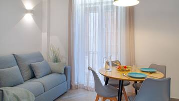 Apartment, 2 Bedrooms, Balcony | Dining room