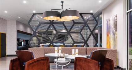 GLō Best Western Enid OK Downtown/Convention Center Hotel