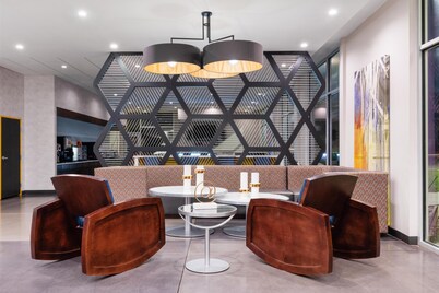 GLō Best Western Enid OK Downtown/Convention Center Hotel