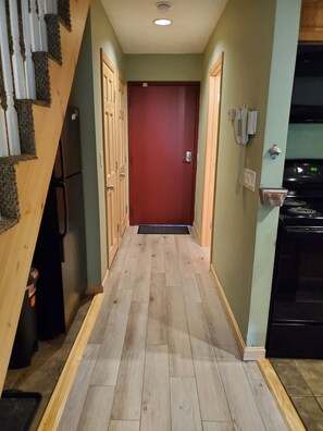 المنشأة من الداخل