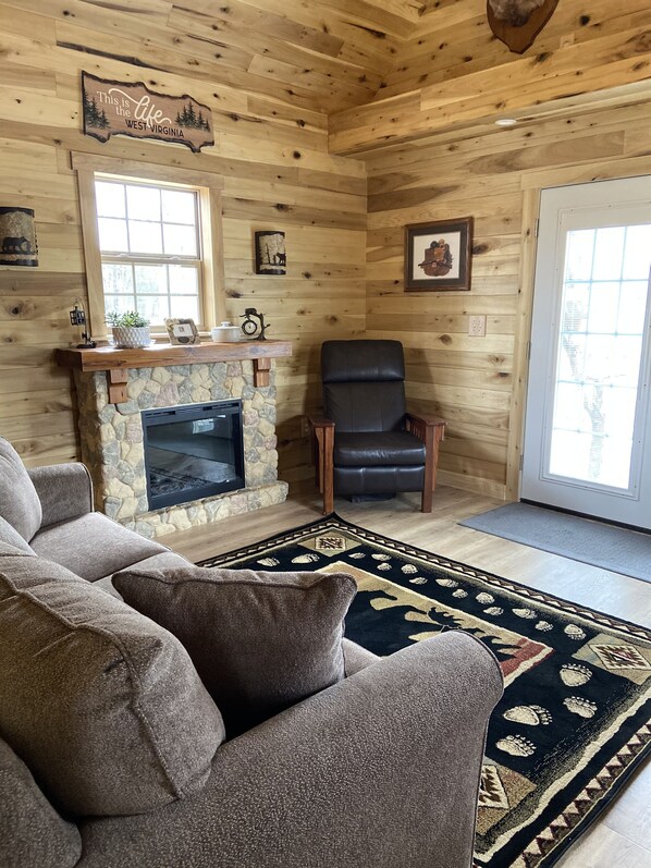 Älytelevisio, takka, DVD-soitin