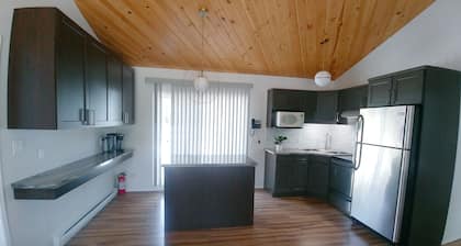 Private cottage with guest cabin, RV Hookup, and hot tub near Whitemouth Lake