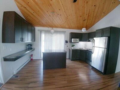 Private cottage with guest cabin, RV Hookup, and hot tub near Whitemouth Lake