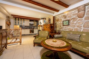 TV, fireplace, video games, stereo
