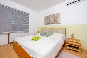 5 makuuhuonetta, silitysrauta/-lauta, ilmainen Wi-Fi, vuodevaatteet