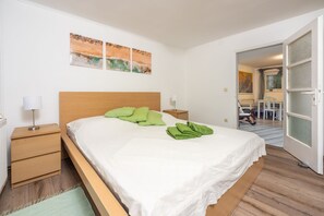 5 habitaciones, tabla de planchar con plancha y wifi gratis 