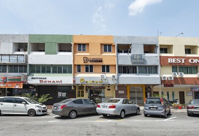 OYO 90254 D Anugerah Hotel